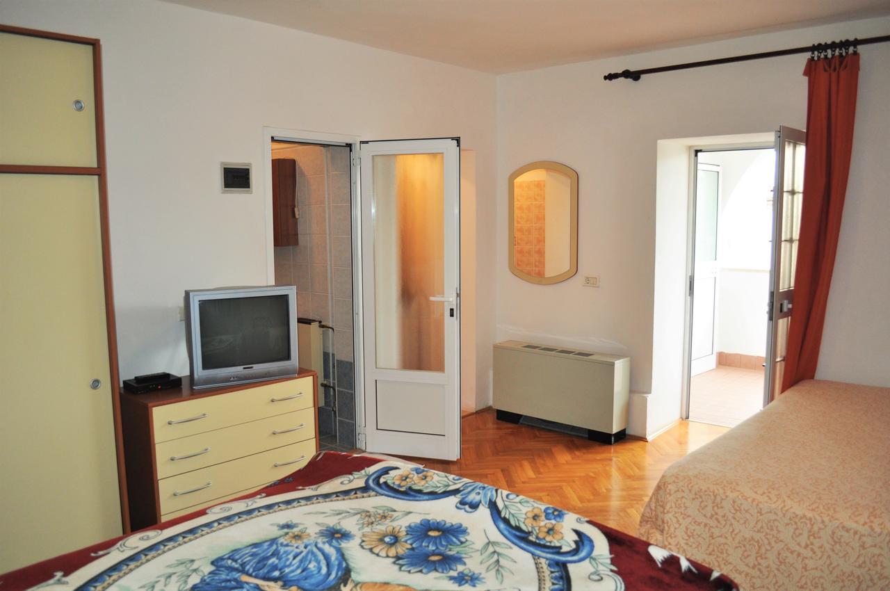 Tri Srca Apartments & Rooms Funtana Exteriér fotografie